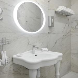 Hotel 7 Dorog
