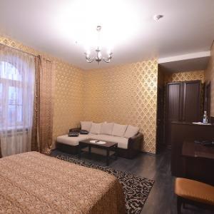 Frant Hotel on Zhukov