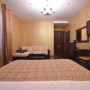 Frant Hotel on Zhukov