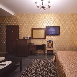 Frant Hotel on Zhukov