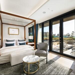 Hotel Mriya Resort and Spa