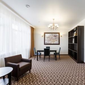 Hotel Raymond