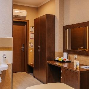 Hotel Elisa Inn