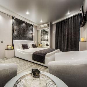 Alex Hotel on Dybenko