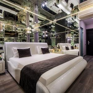 Alex Hotel on Dybenko