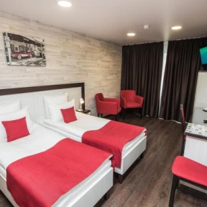 Red Fox Hotel on Shumakova 15B (f. City Fox)