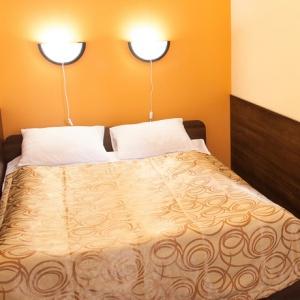 Hotel 19