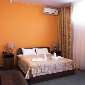 Hotel 19