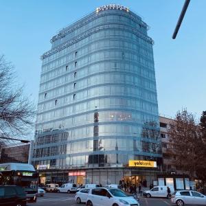 Parkside Hotel & Apartments