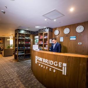 Parkside Hotel & Apartments