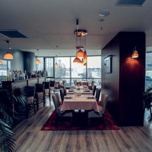 Parkside Hotel & Apartments