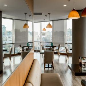 Parkside Hotel & Apartments
