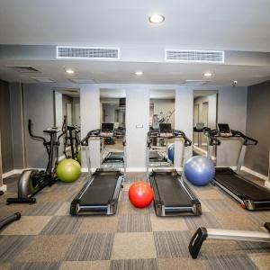 Parkside Hotel & Apartments