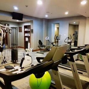 Parkside Hotel & Apartments
