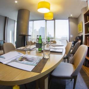 Parkside Hotel & Apartments