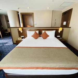 Parkside Hotel & Apartments
