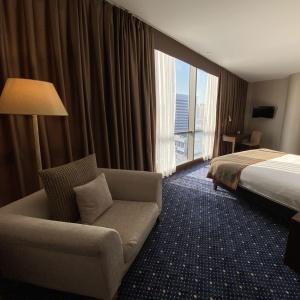 Parkside Hotel & Apartments
