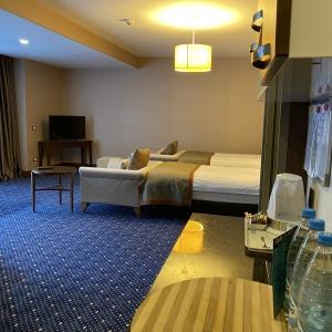 Parkside Hotel & Apartments