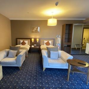 Parkside Hotel & Apartments