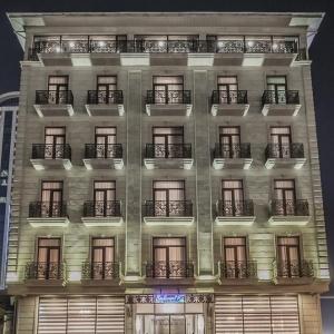 Hotel Boulevard Side
