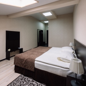 West Hotel