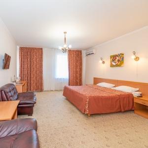 Hotel Alexander Country Club