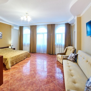 Hotel Miru Mir