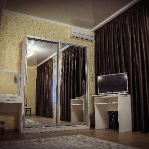Гостиница Гранд Лион (б. Рица Холл)