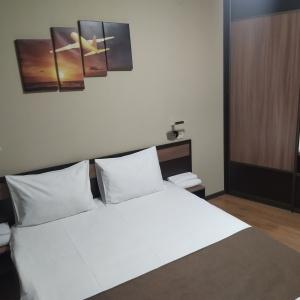 Hotel Cosmos