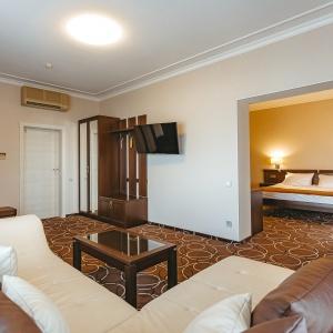 Hotel Apriori