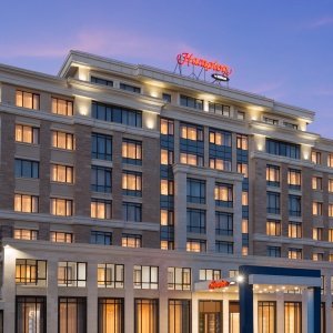 Hotel Hampton by Hilton Astana Triumphal Arch