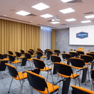 Hotel Hampton by Hilton Astana Triumphal Arch