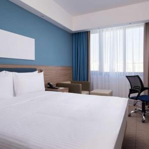 Hotel Hampton by Hilton Astana Triumphal Arch