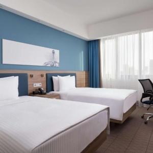 Hotel Hampton by Hilton Astana Triumphal Arch
