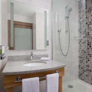 Hotel Hampton by Hilton Astana Triumphal Arch
