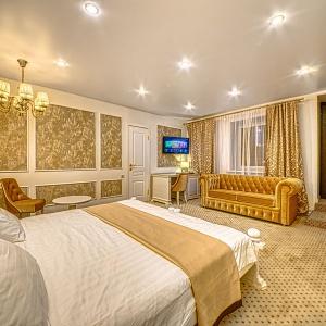 Hotel Revival