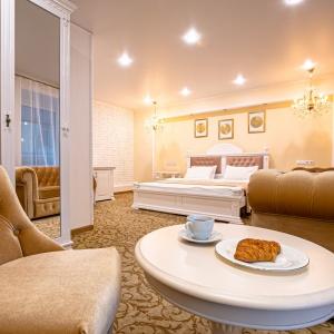 Hotel Revival