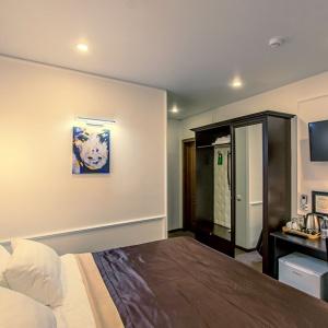 Hotel Revival