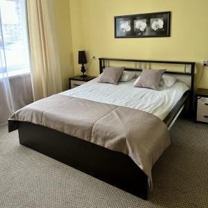 Hotel 104 Rooms