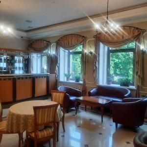 Golden Hotel