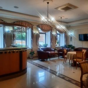 Golden Hotel