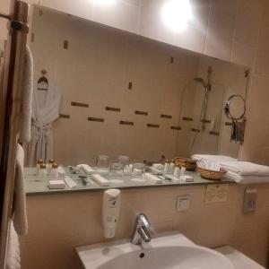 Golden Hotel