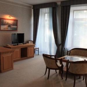 Golden Hotel