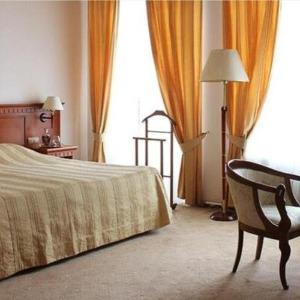 Golden Hotel