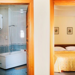 Hotel Equator Lite