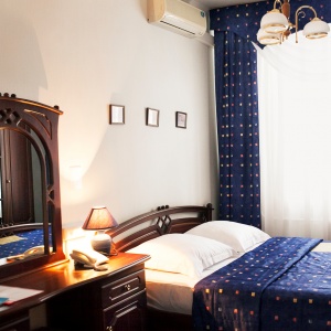 Hotel Equator Lite