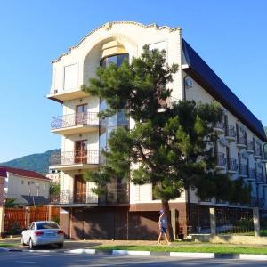 Hotel Noy