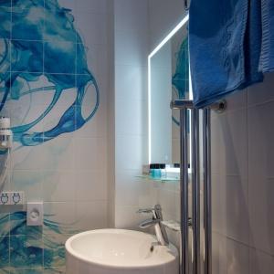 Starboard Side Hotel