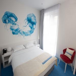 Starboard Side Hotel