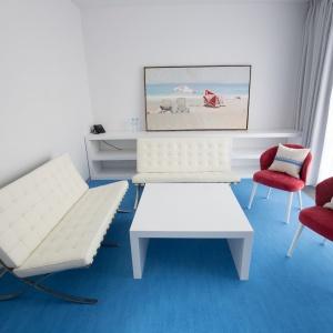 Starboard Side Hotel